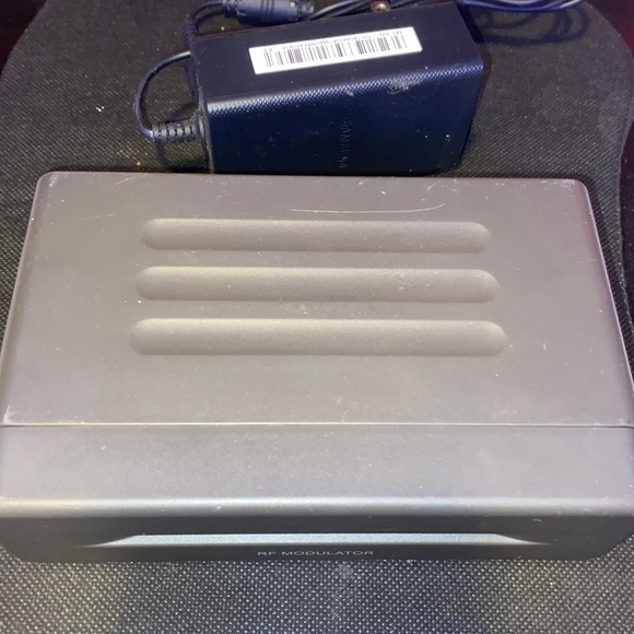 Recoton RF Modulator Audio Video Converter Model DVD647 - Picture 2 of 6